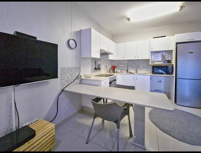 1 BEDROOM APARTMENT FOR SALE IN UMHLANGA RIDGE